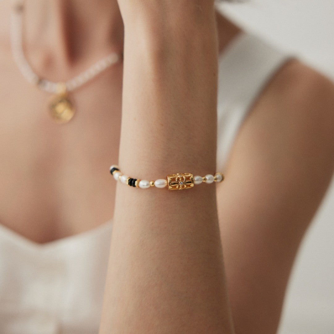 Pearl, Onyx & Zircon Bracelet | S925 Sterling Silver, White Gold / Vintage Gold