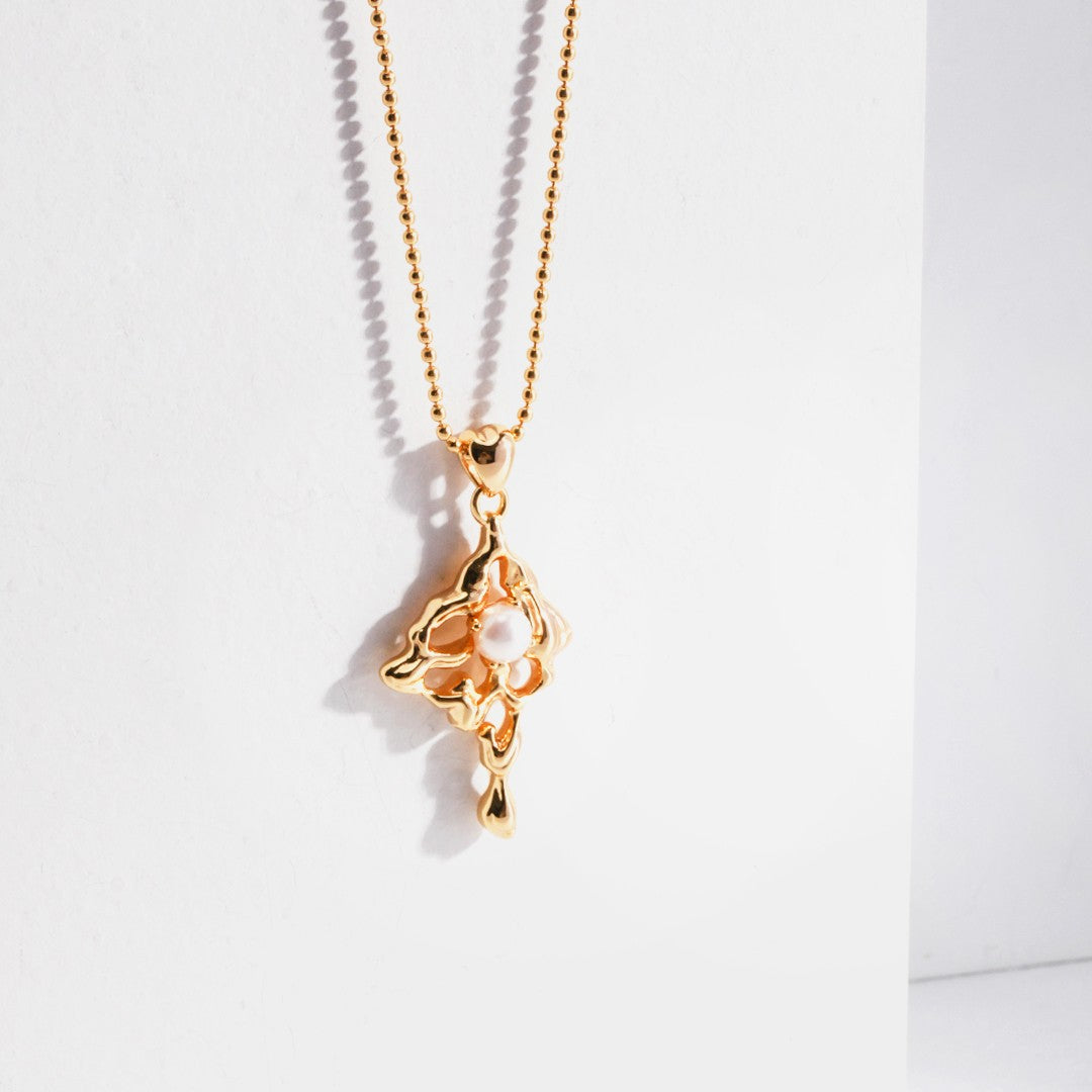Fluid Form Pearl Necklace | S925 Sterling Silver, Silver / Vintage Gold