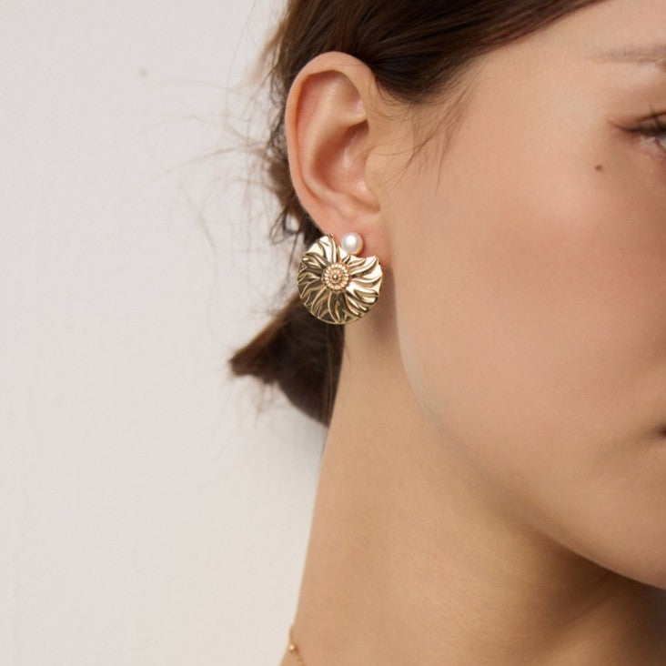 Sunburst Pearl Stud Earrings | S925 Sterling Silver, Vintage Gold