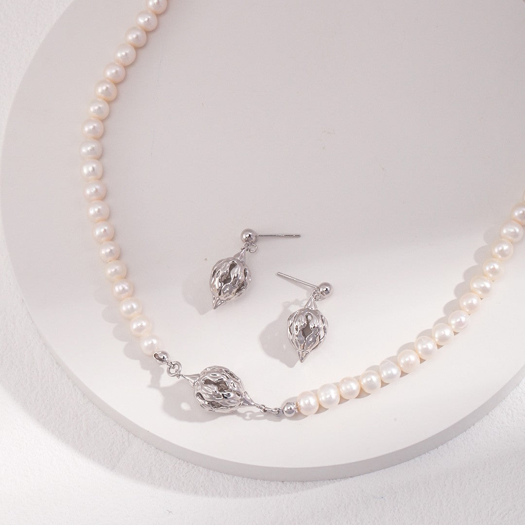 Floral Cluster Pearl Necklace | S925 Sterling Silver, Vintage Gold / White Gold