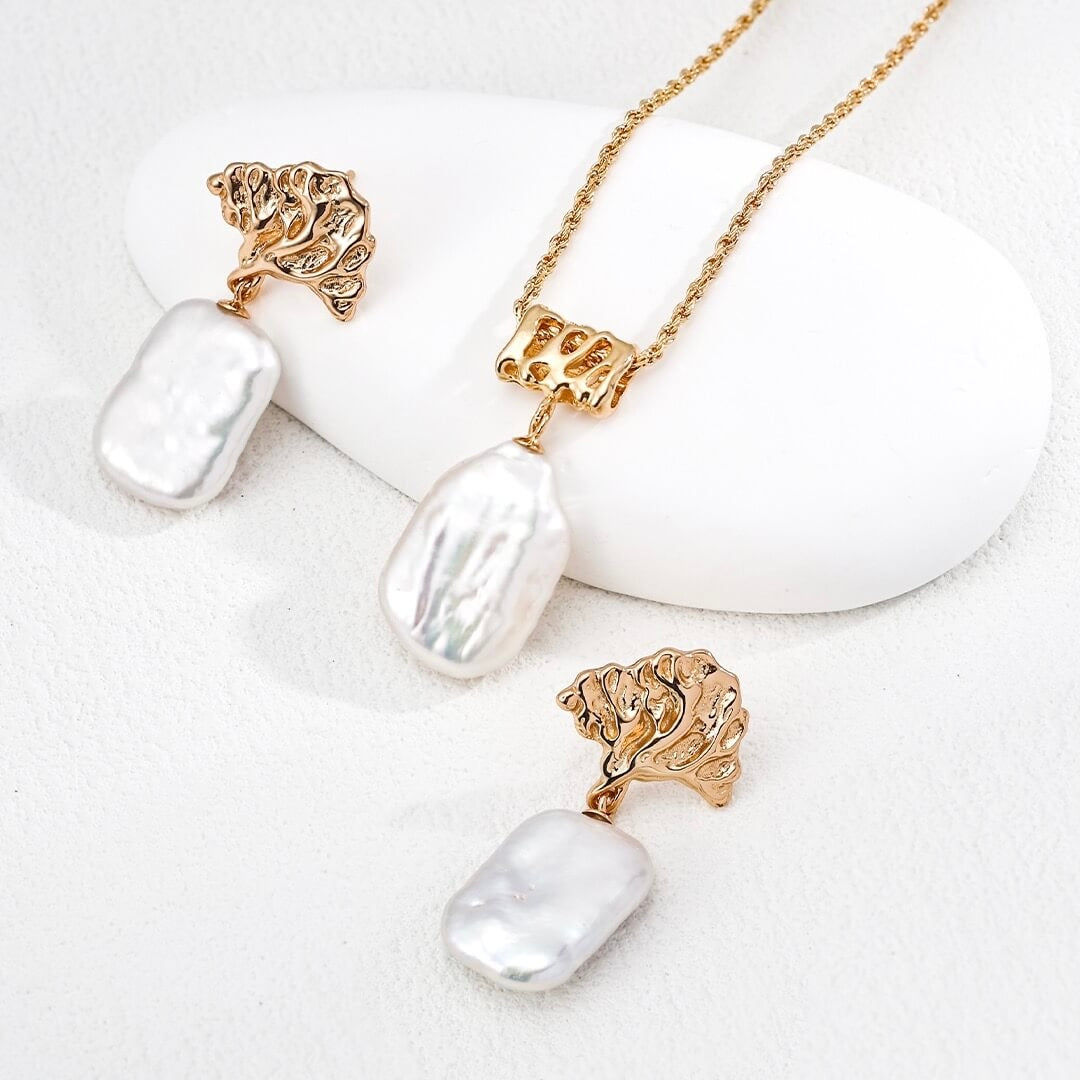 Baroque Pearl Pendant Necklace