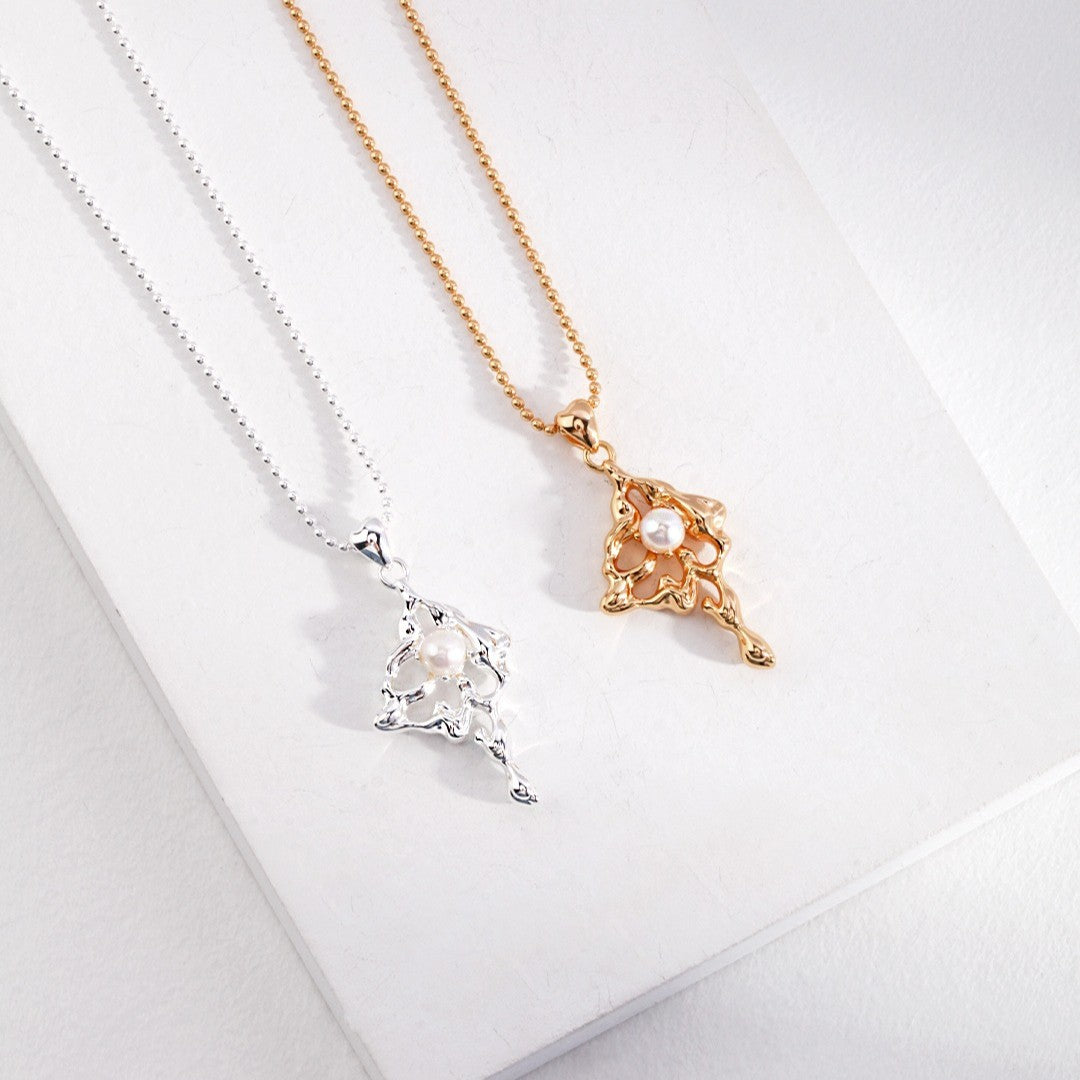 Fluid Form Pearl Necklace | S925 Sterling Silver, Silver / Vintage Gold
