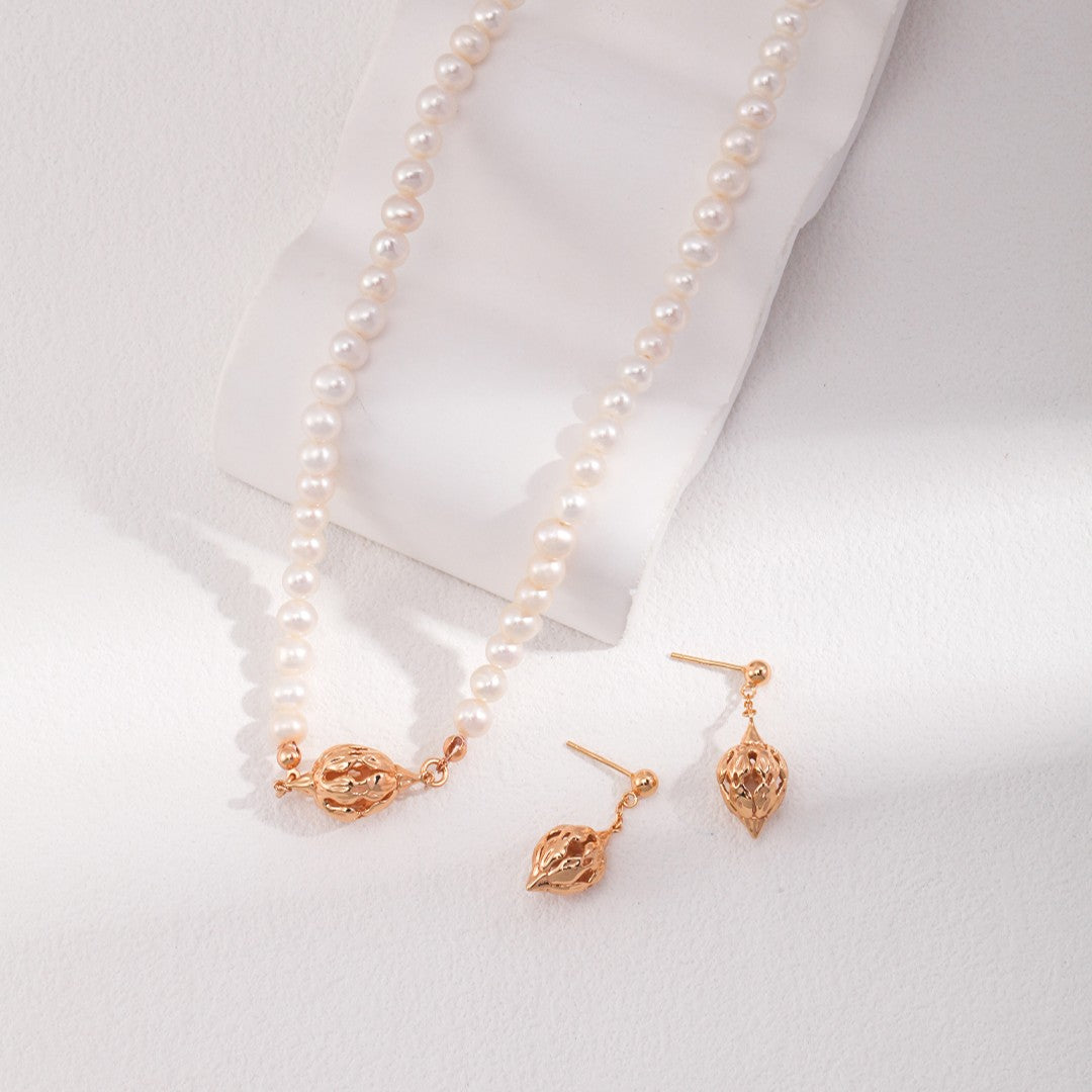 Floral Cluster Pearl Necklace | S925 Sterling Silver, Vintage Gold / White Gold