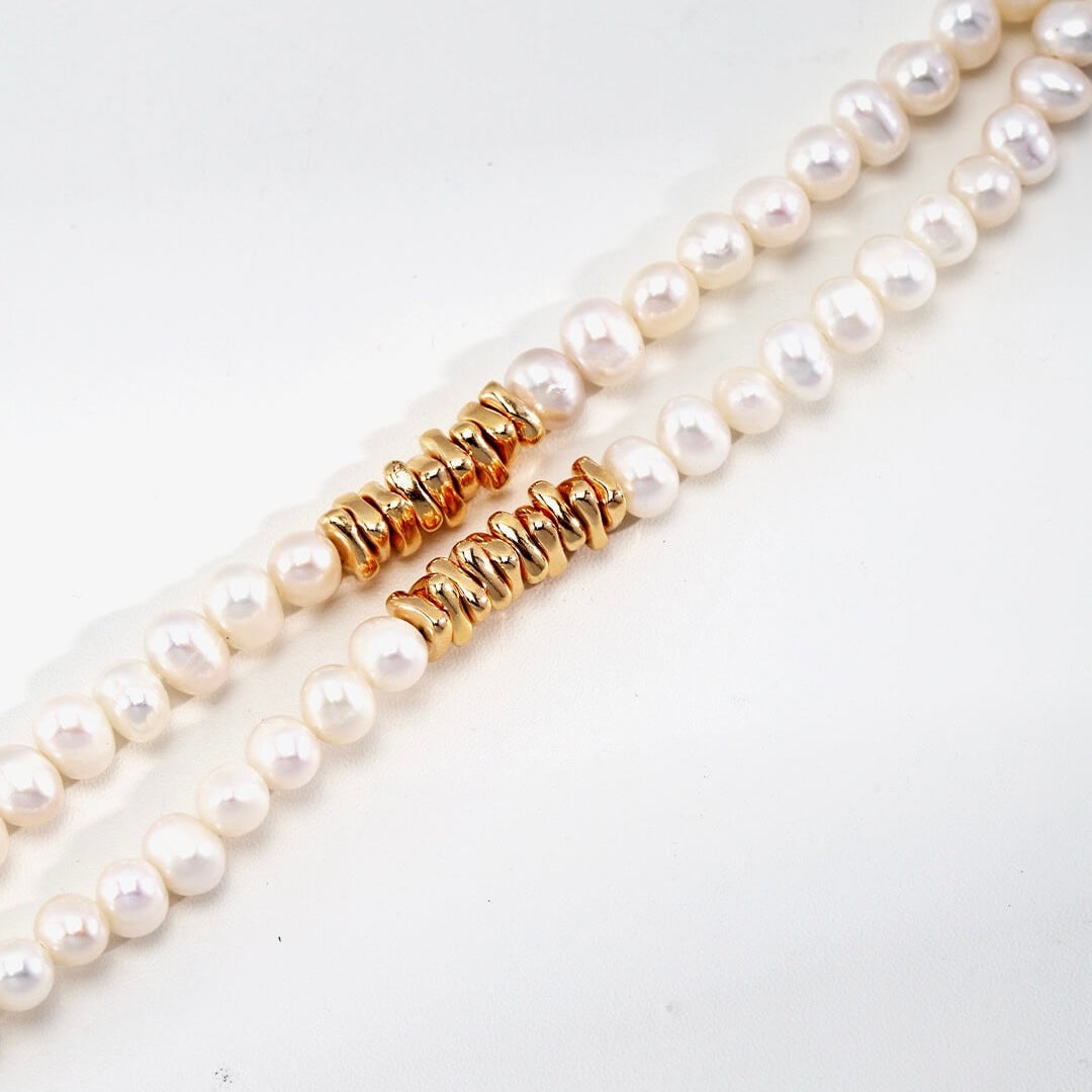 Minimal Pearl Bead Bracelet