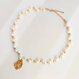Vintage Queen Pearl Choker Necklace