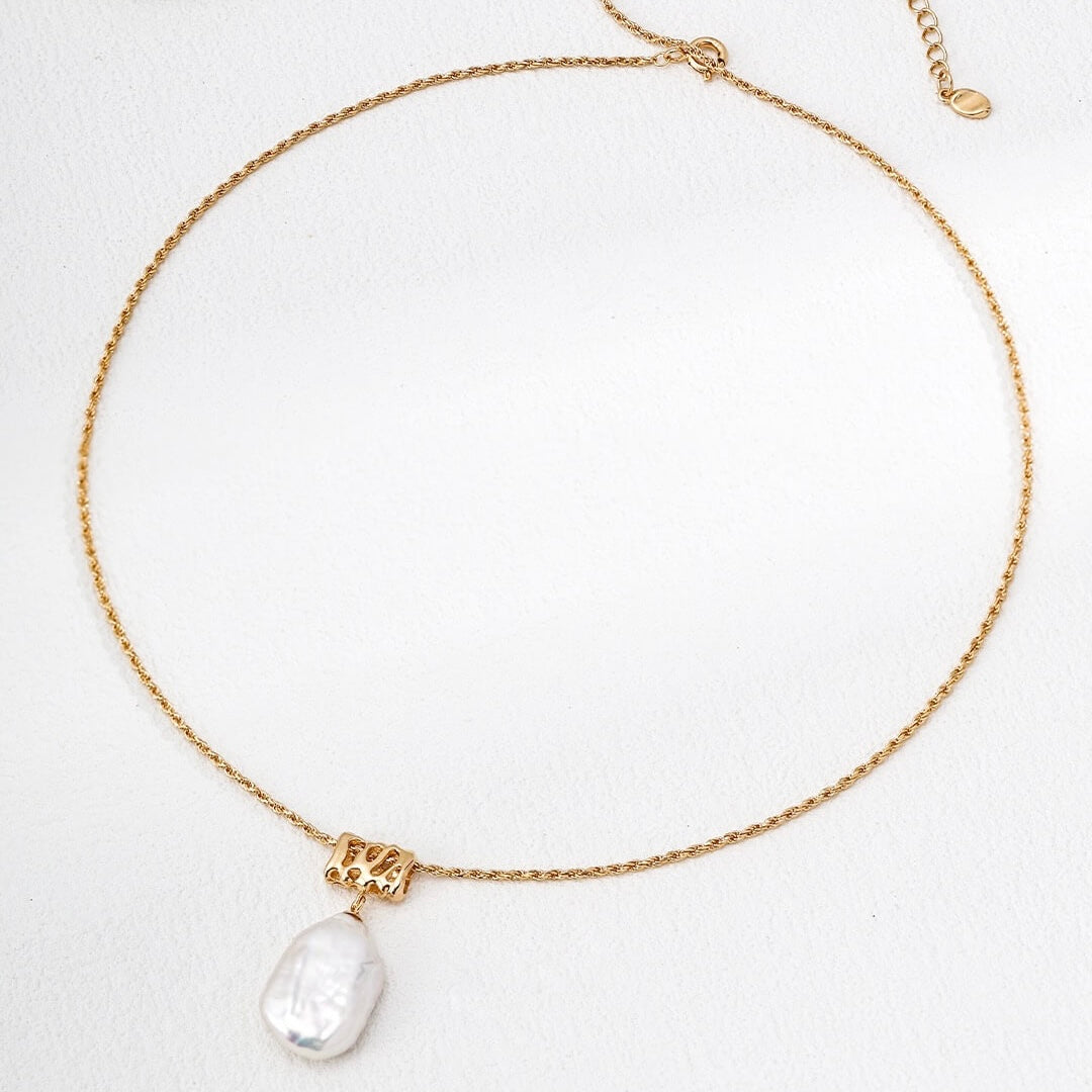 Baroque Pearl Pendant Necklace